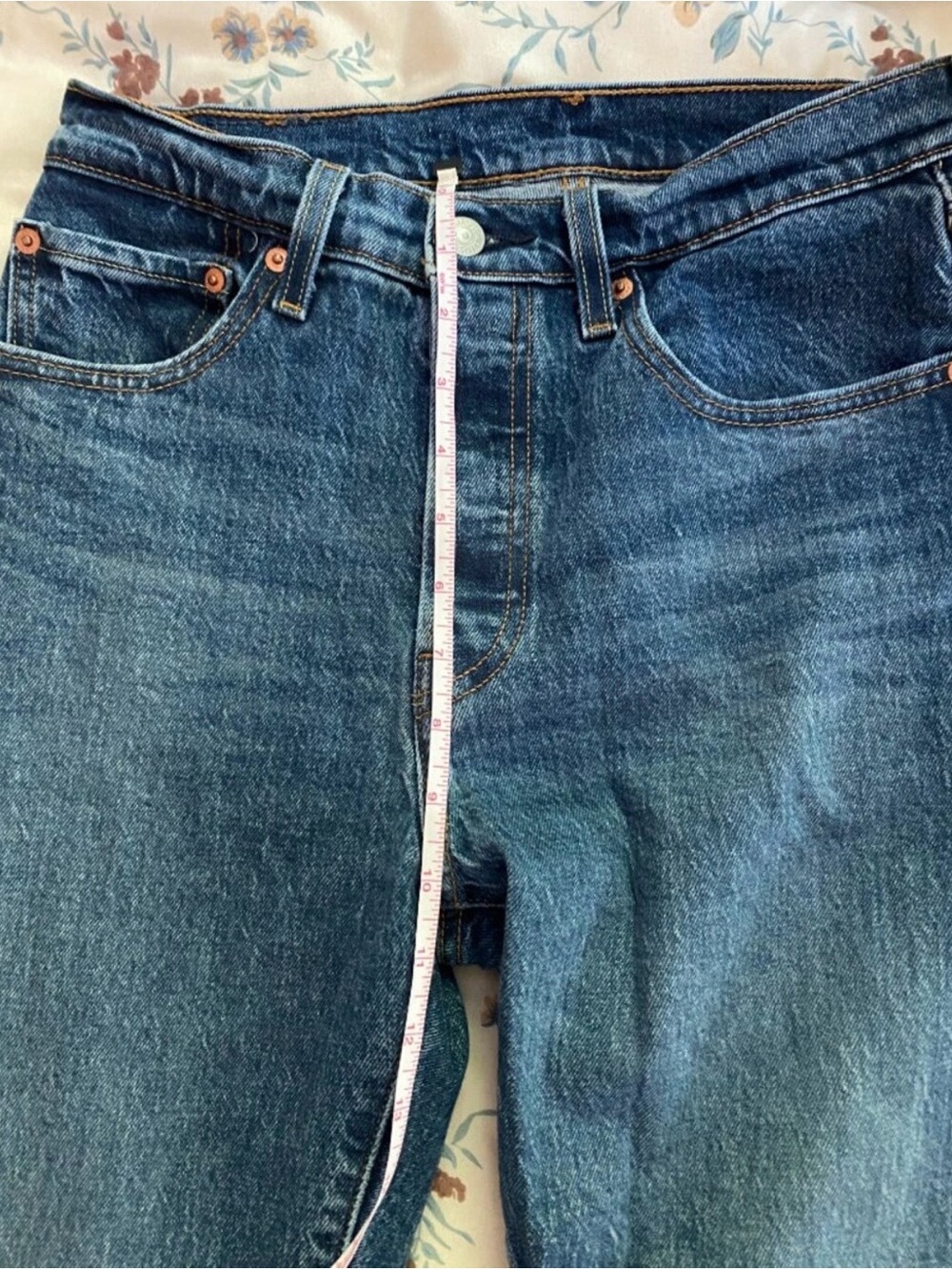 Levi's 501 Straight Jeans - Picture 3 of 5